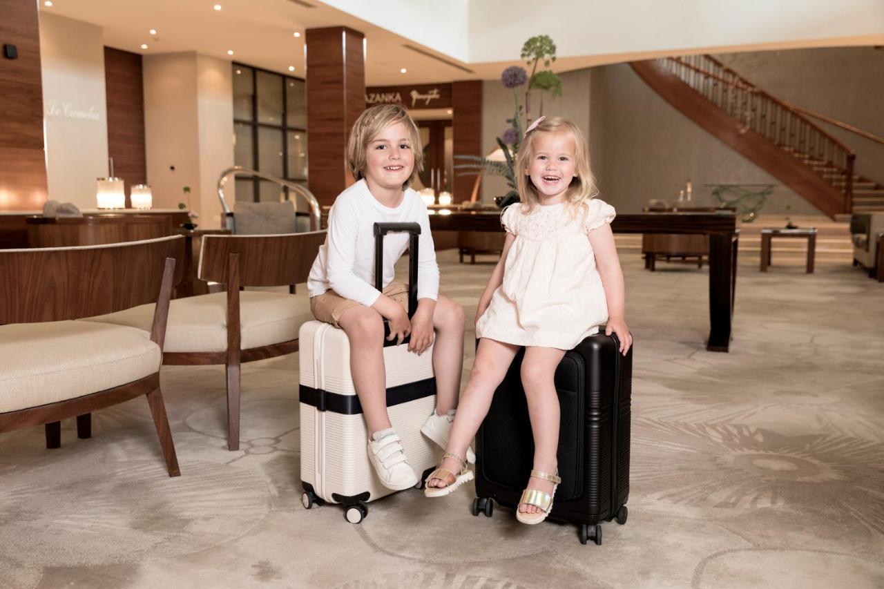 Hotel Okura Amsterdam - The Leading Hotels Of The World Екстер'єр фото Prince Christian and Princess Isabella in 2012