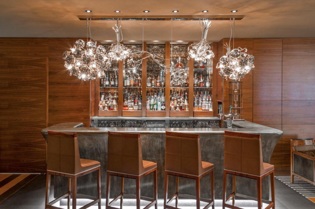 Hotel Okura Amsterdam - The Leading Hotels Of The World Екстер'єр фото The bar at the 1000 Museum